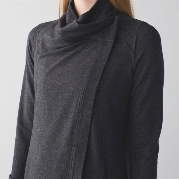 Lululemon Coast Wrap in Heathered Black Size 4 - Picture 3 of 8